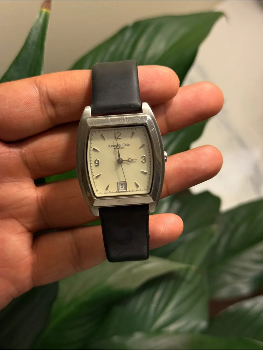 Kenneth Cole Men's Black Leather Classic Strap Watch with Cream Dial